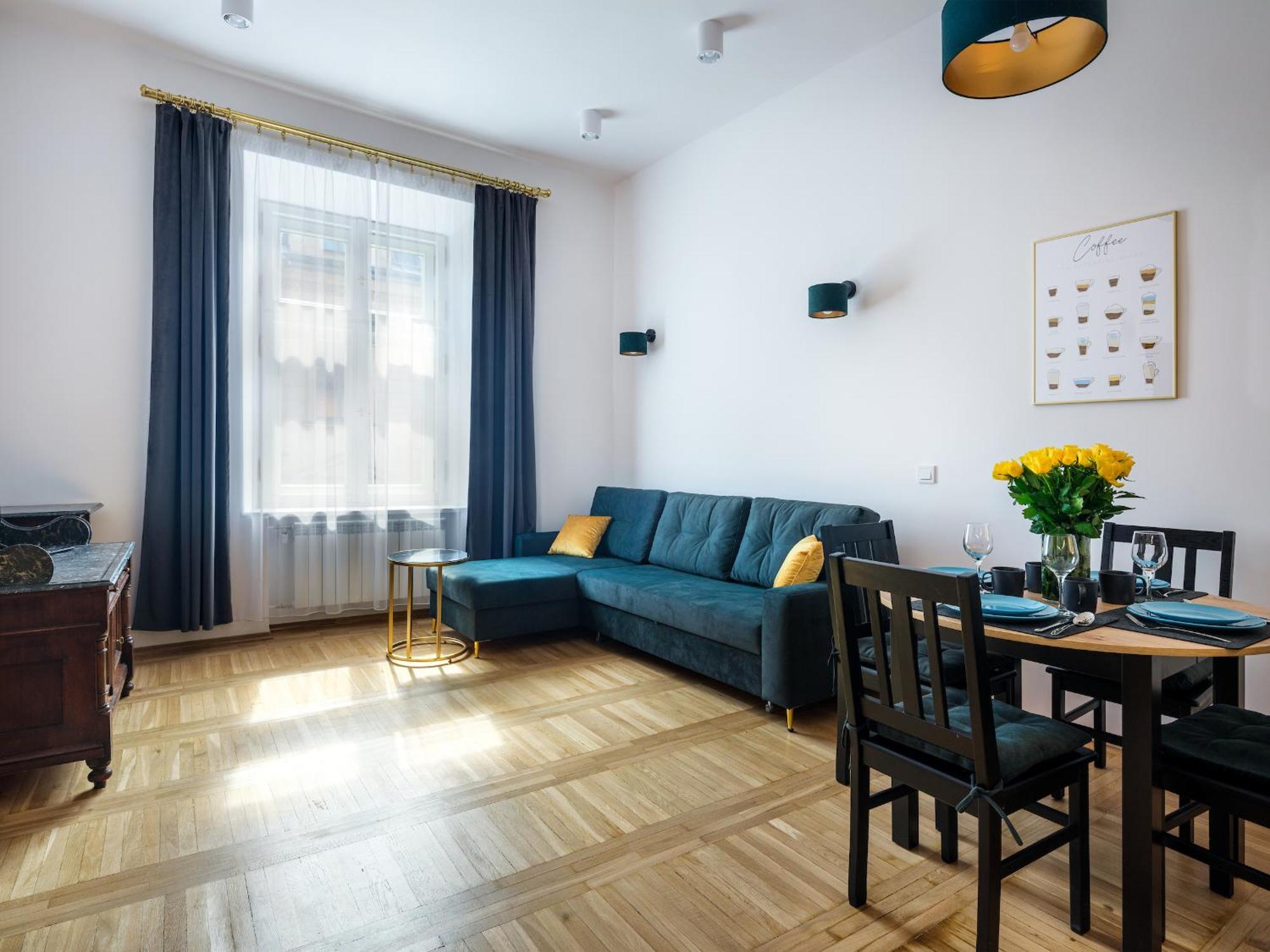 Tyzenhauz Old Town Apartment