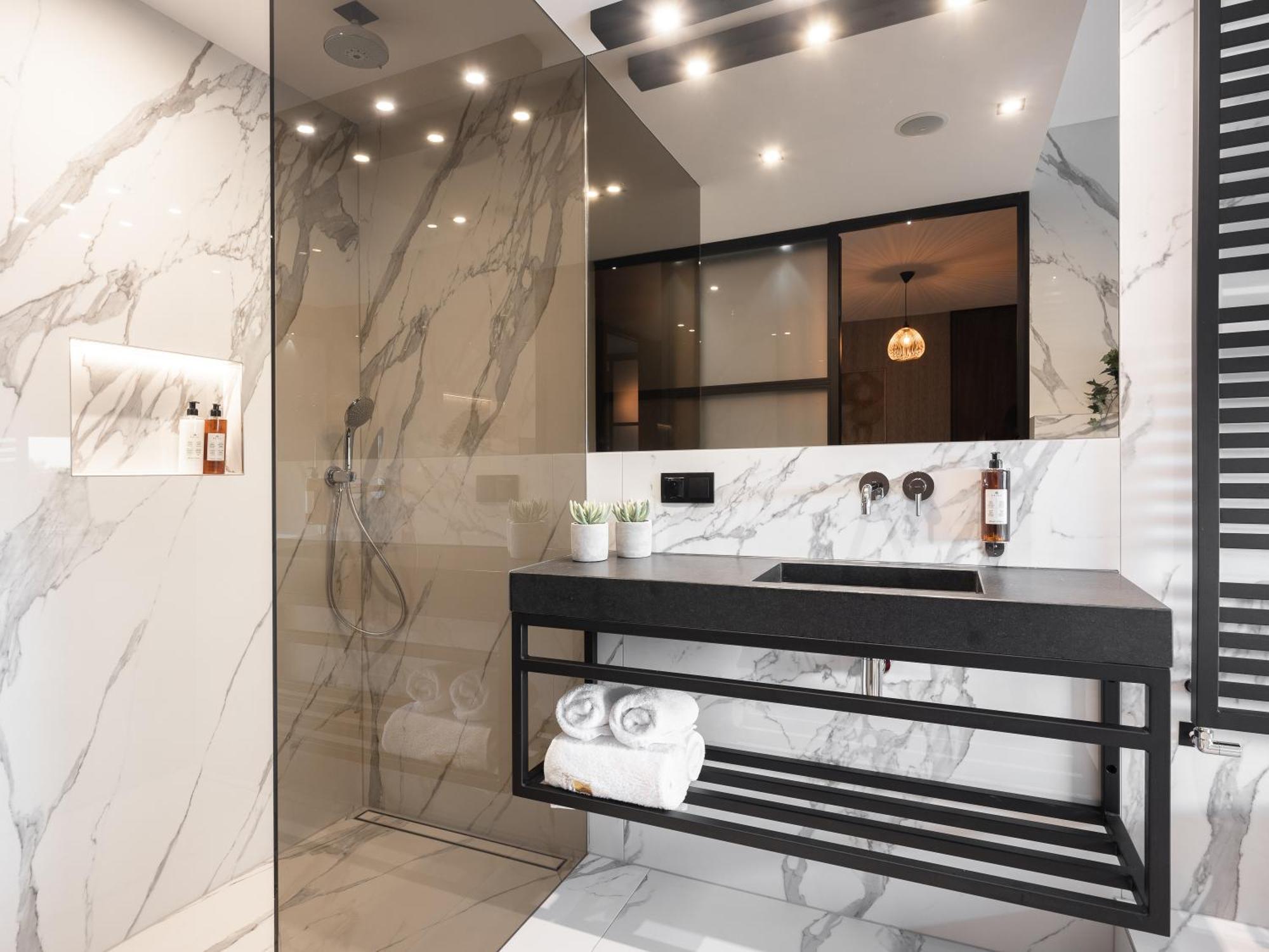 Art Penthouse With Jacuzzi - Center Apartment *