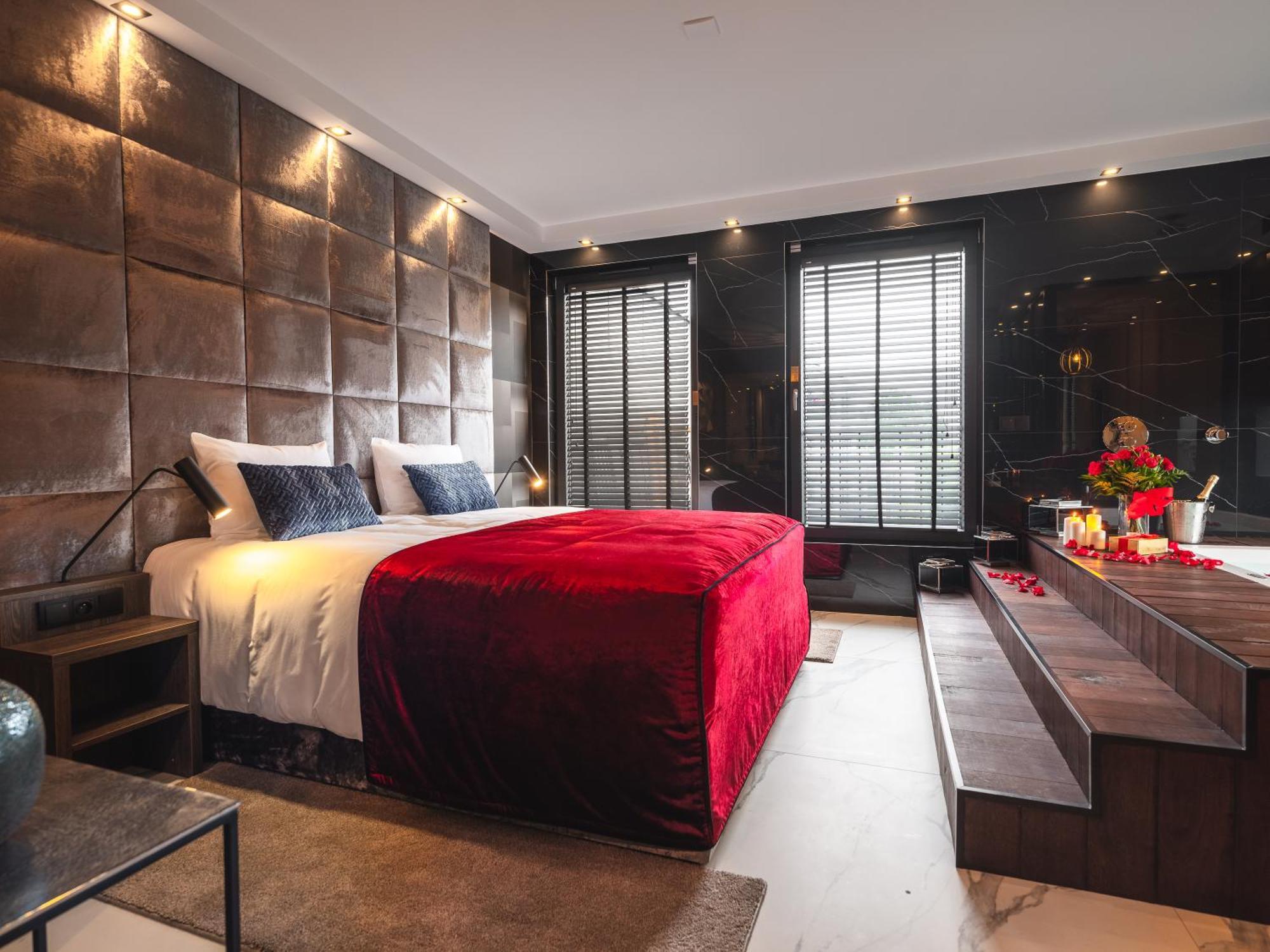 Art Penthouse With Jacuzzi - Center Apartment