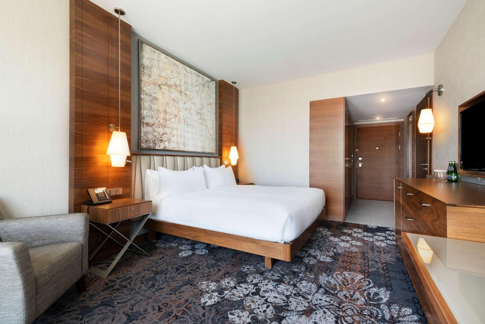 Doubletree By Hilton & Convention Center Hotel 4*