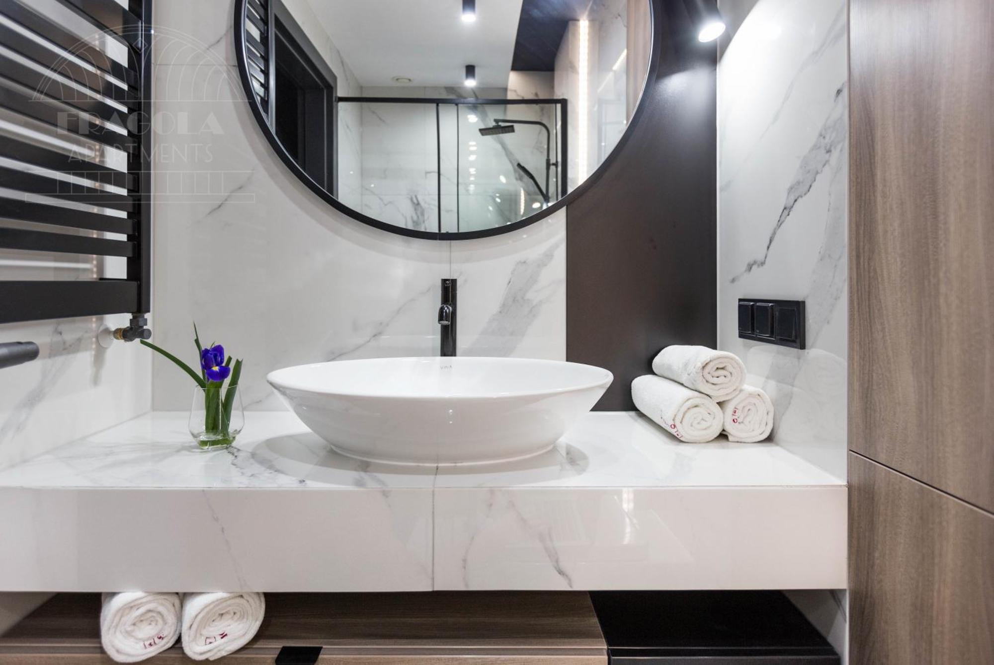 Modern View Of Planty Park Apartment Krakow