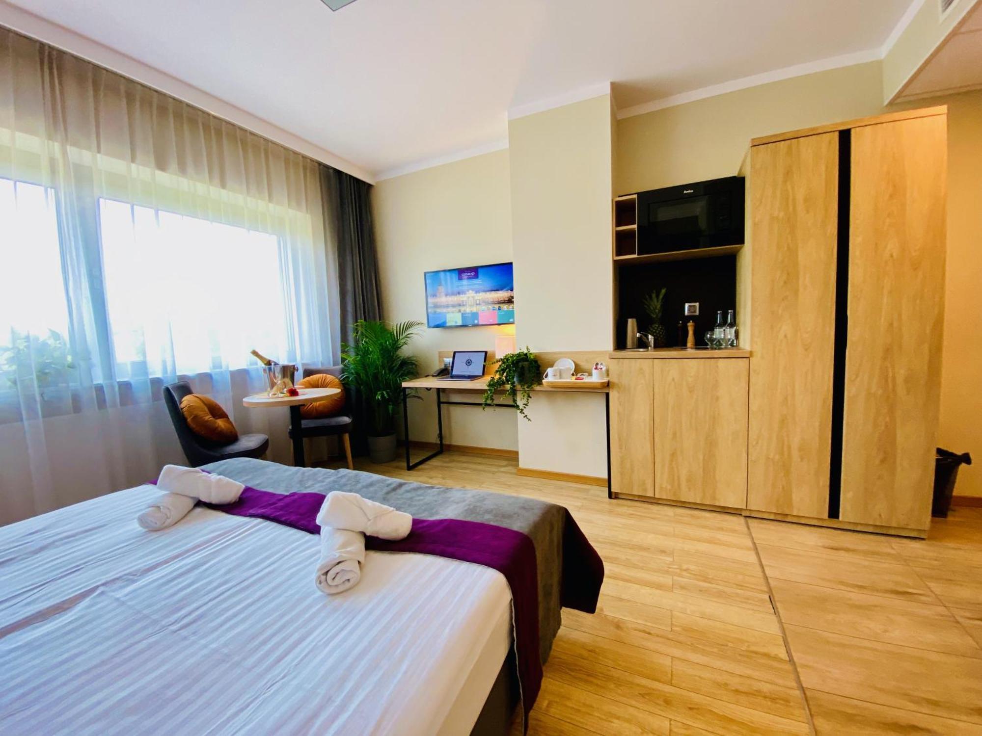 Conrad Comfort Hotel 4*