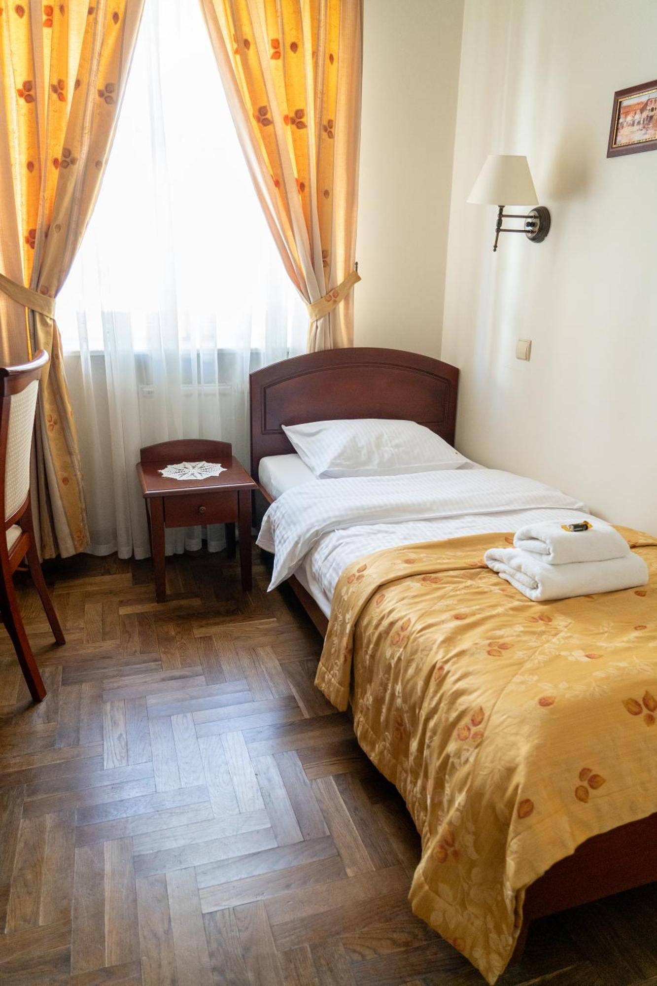 Karmel 3* Krakow