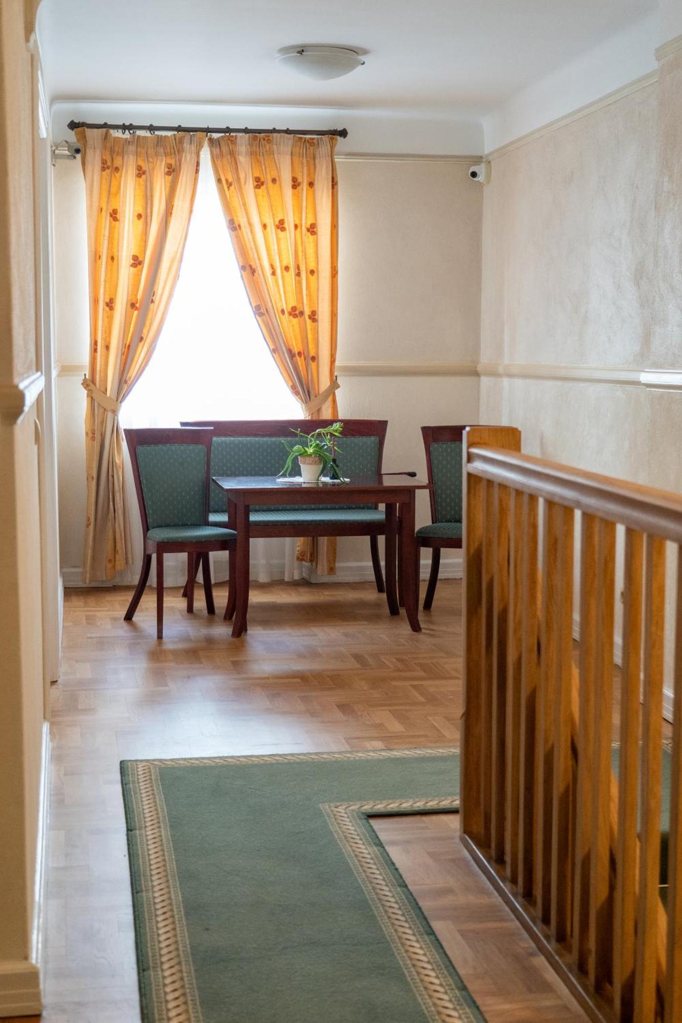 Karmel Hotel 3*