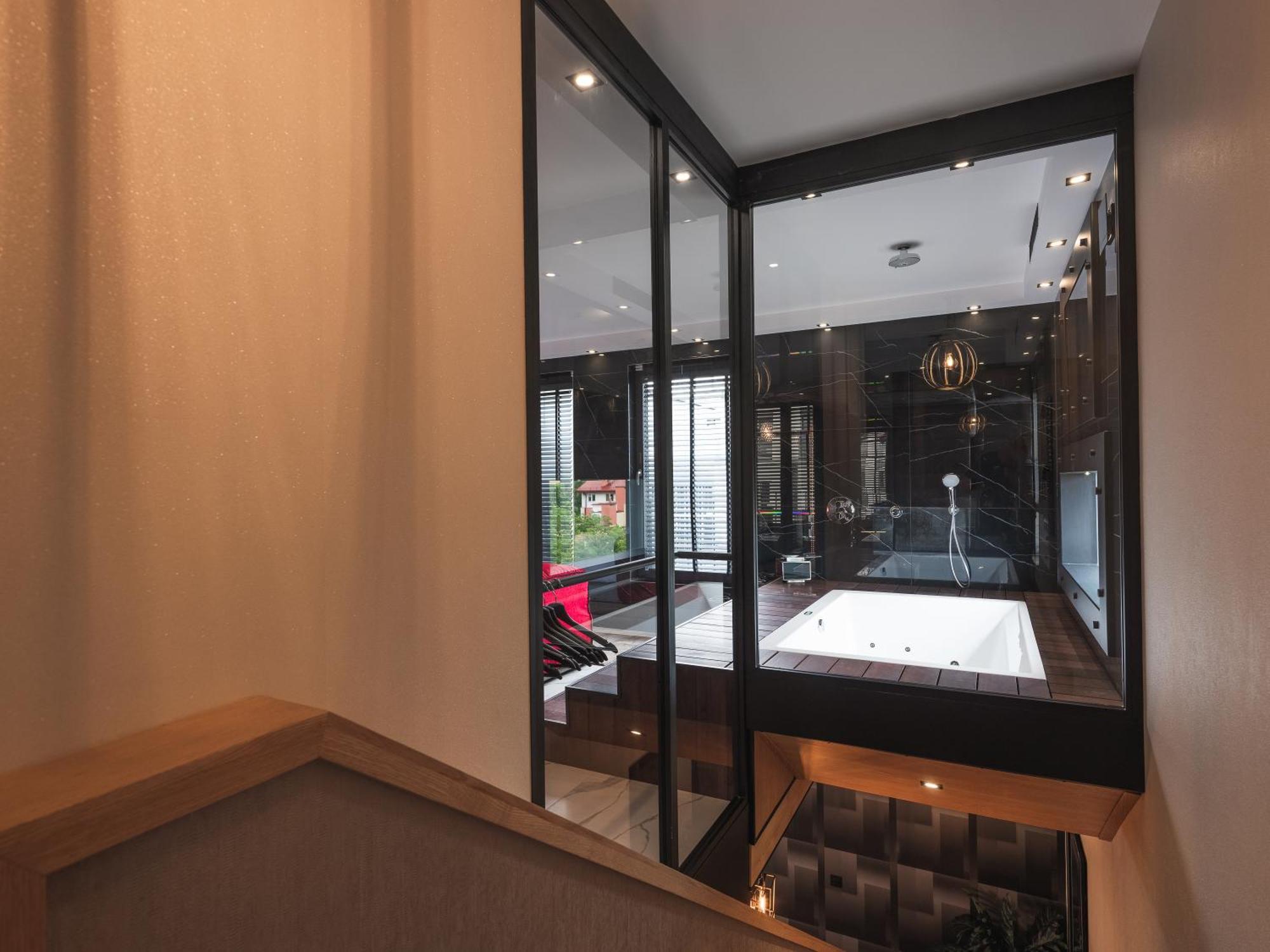Art Penthouse With Jacuzzi - Center Apartment *