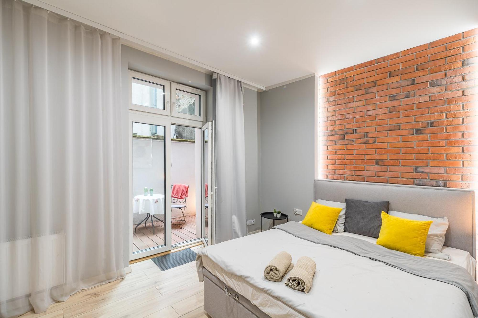 Starowislna - Balcony, Top Location, Tram & Train Nearby - By Rentujemy Apartment
