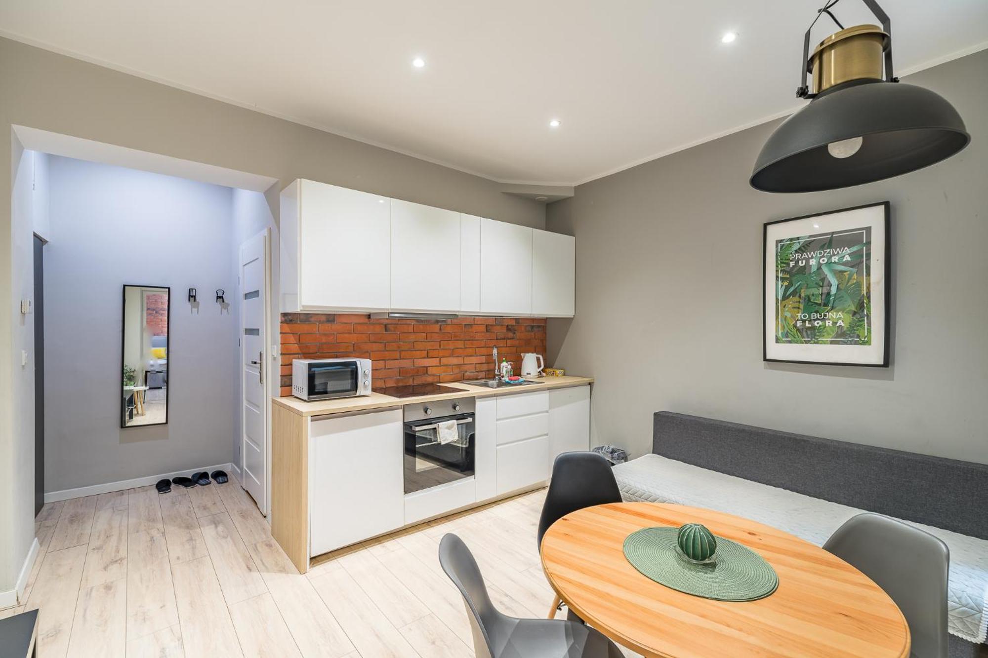 Starowislna - Balcony, Top Location, Tram & Train Nearby - By Rentujemy Krakow