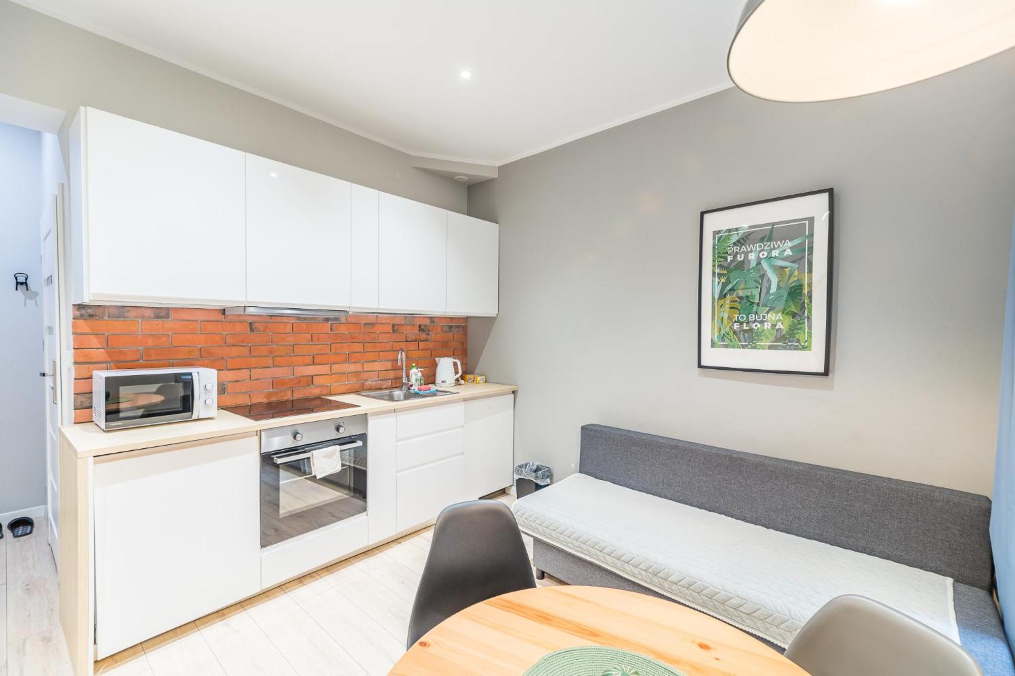 Starowislna - Balcony, Top Location, Tram & Train Nearby - By Rentujemy * Krakow
