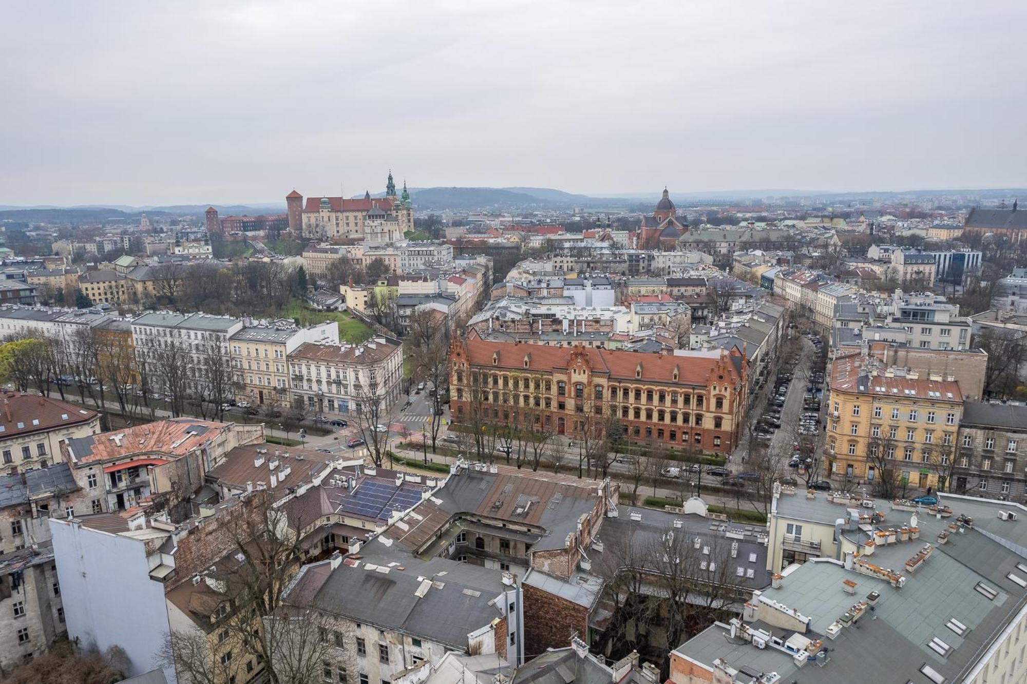 Starowislna - Balcony, Top Location, Tram & Train Nearby - By Rentujemy Apartment