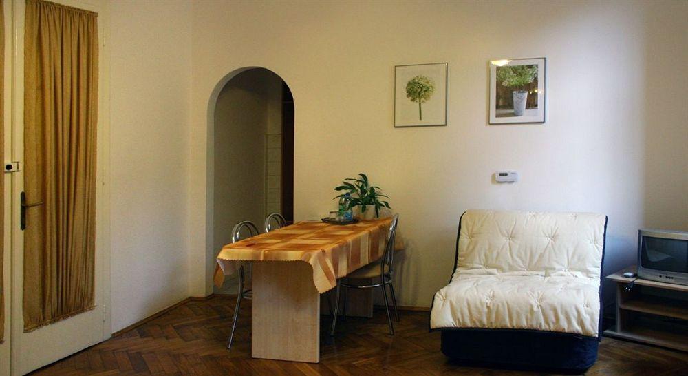 Aparthotel Maria 2*