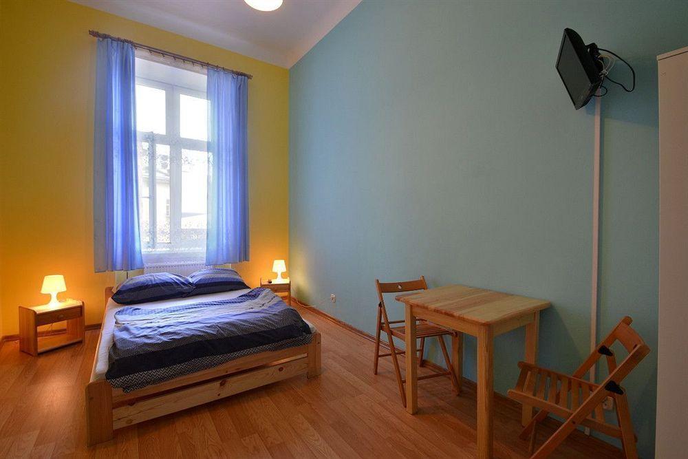 Old Town Luxe Retreat - King Bed - Steps To Main Square Krakow