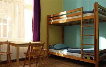 Old Town Luxe Retreat - King Bed - Steps To Main Square Apartment *