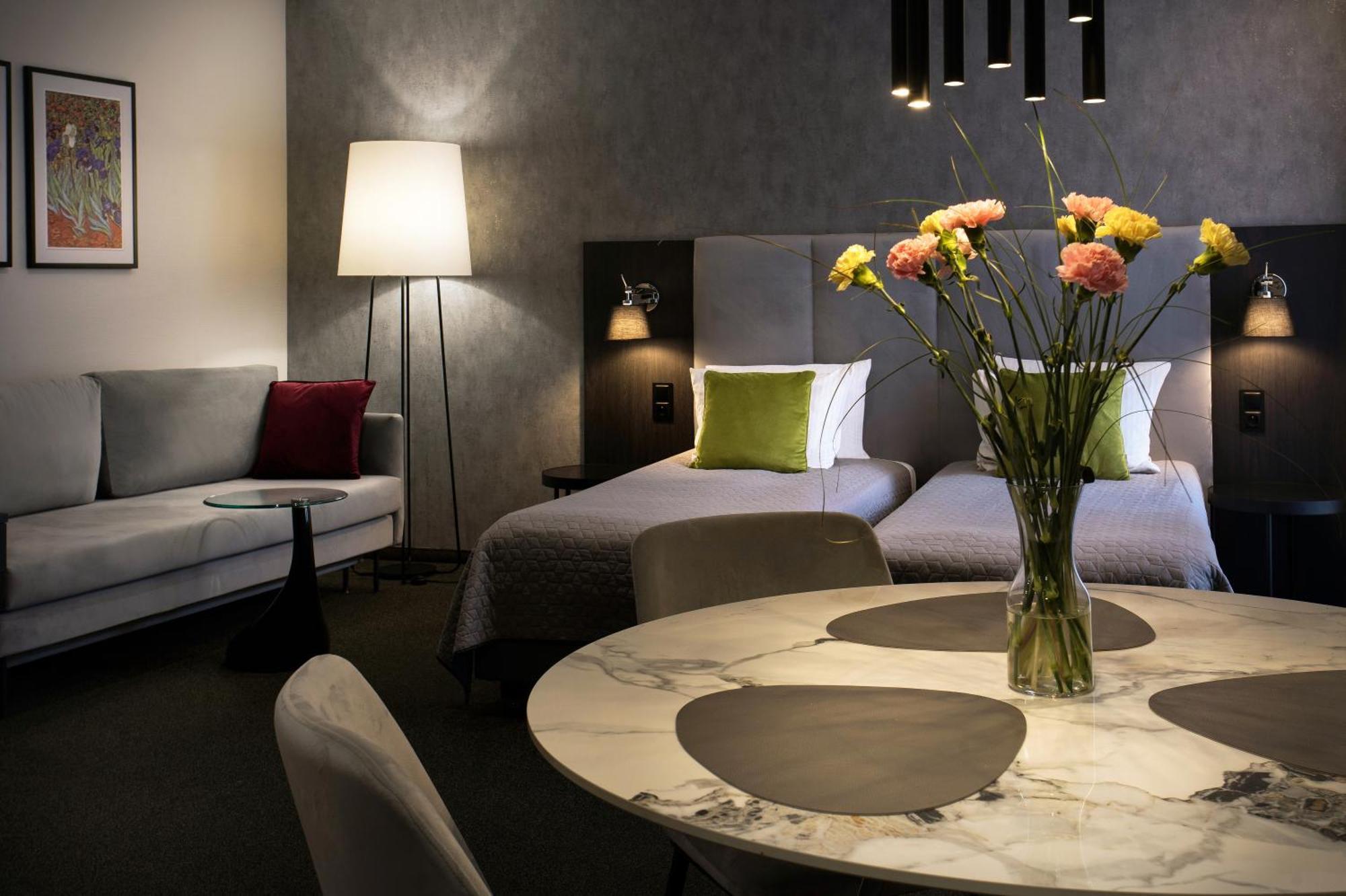 Atrium Hotel 3*