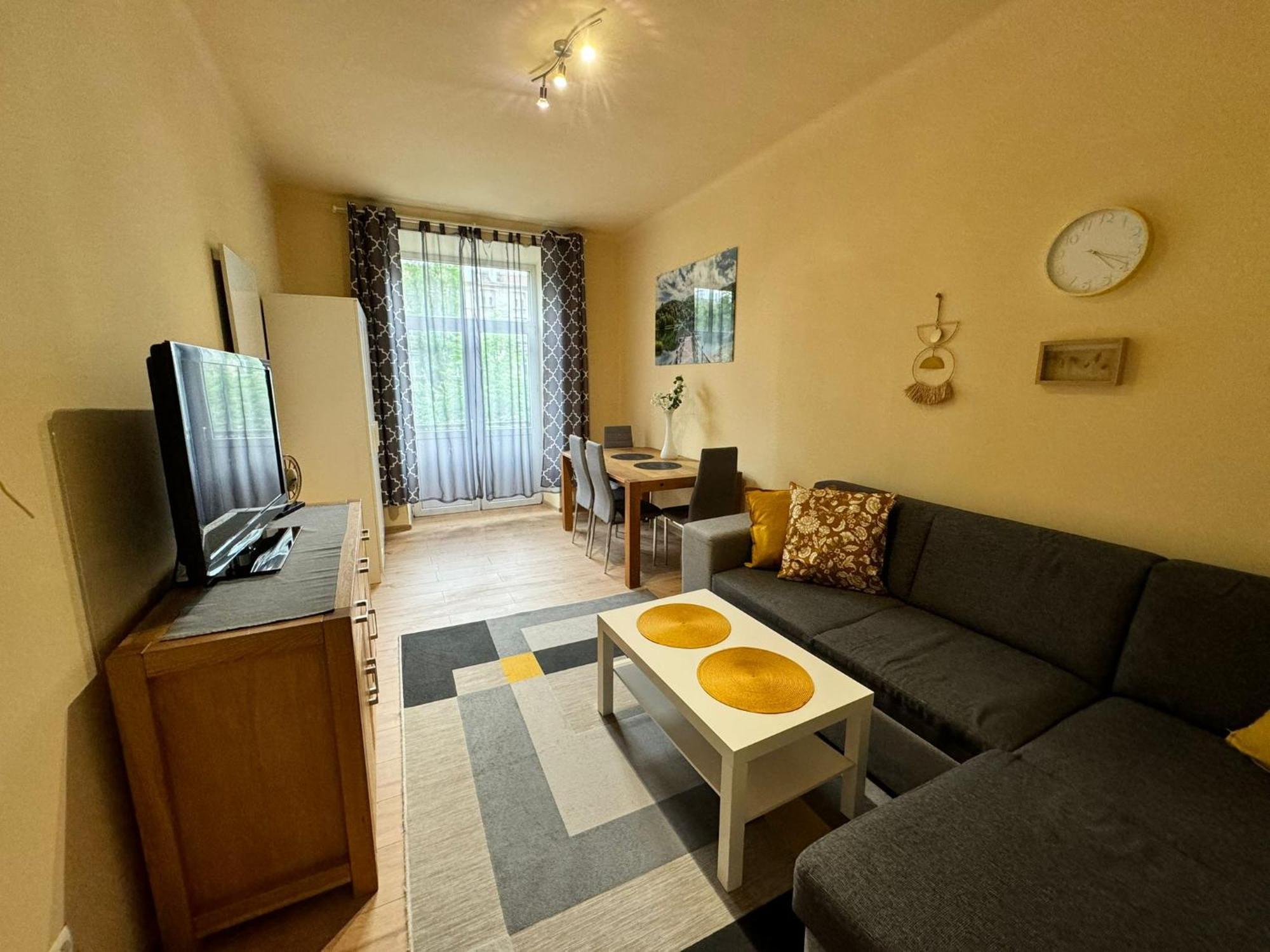 Tiger Apartment *