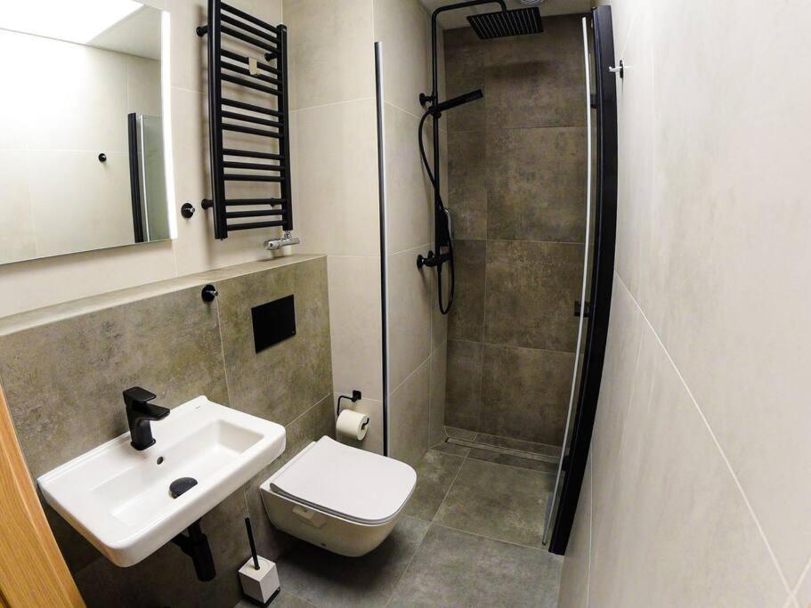 Hot Jacuzzi In Cracow Apartment *