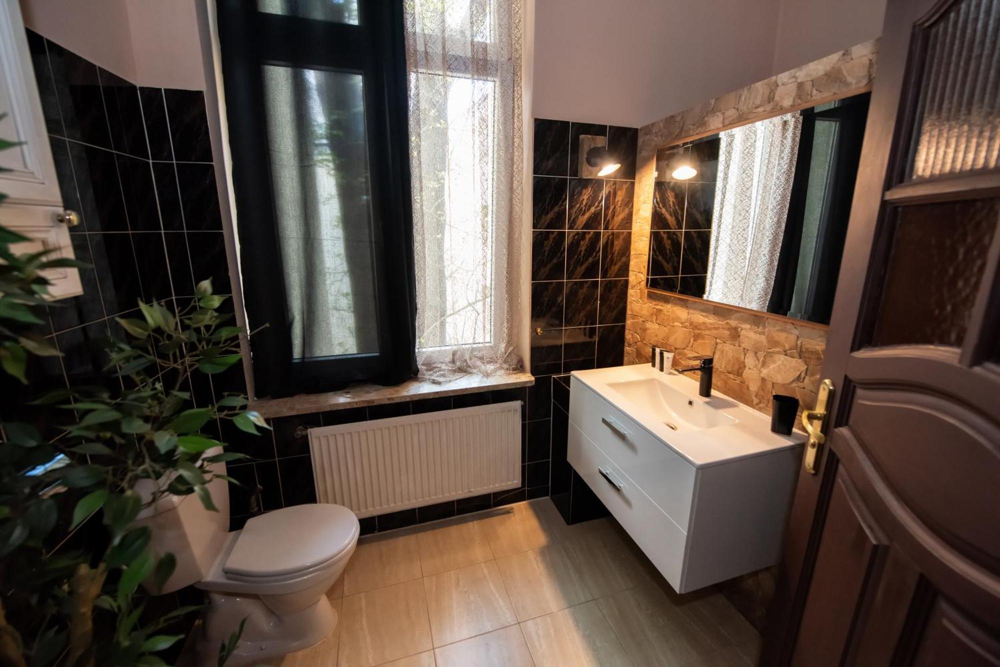 Z Jacuzzi Rynek Aparthotel Krakau