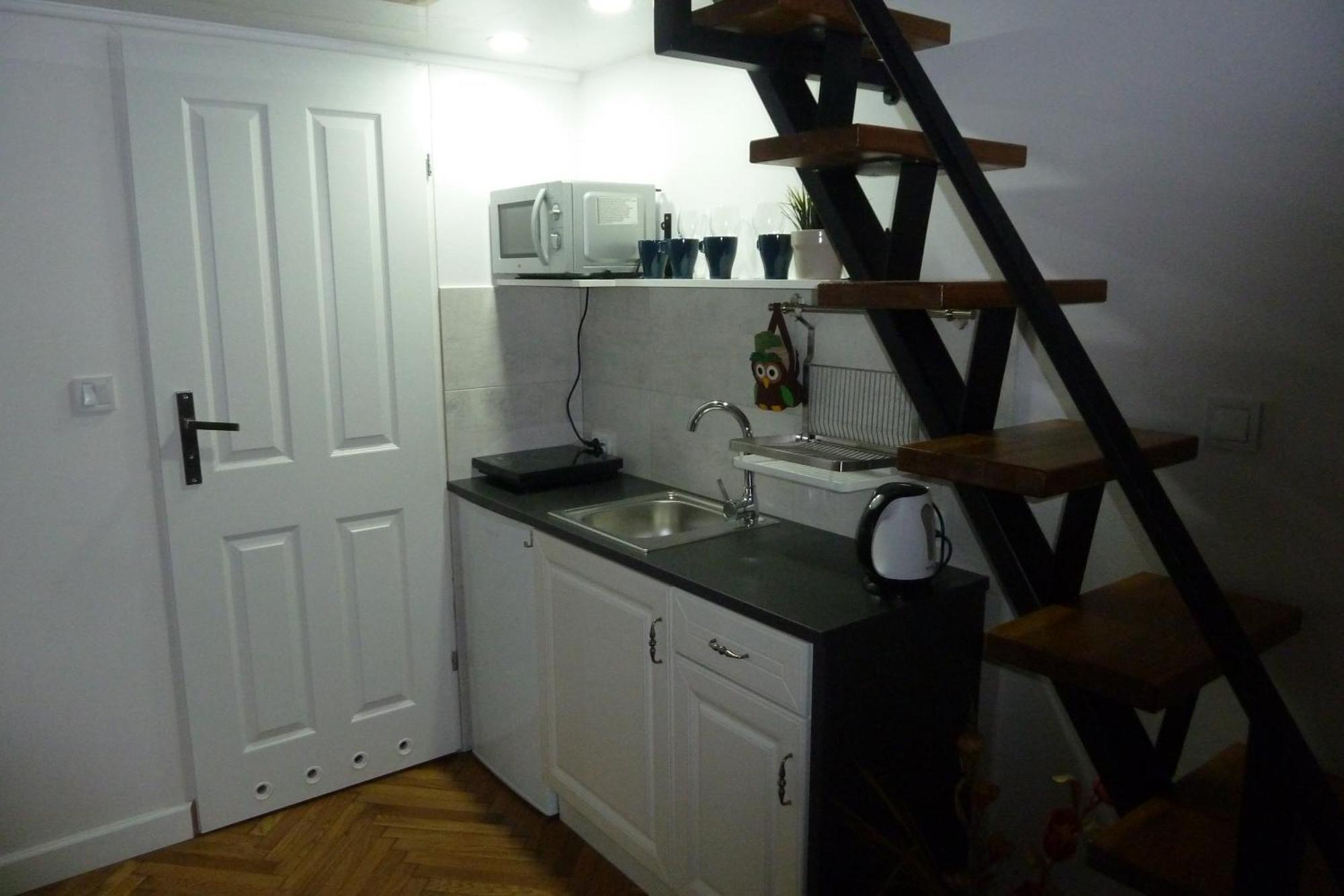 Space Apartment *