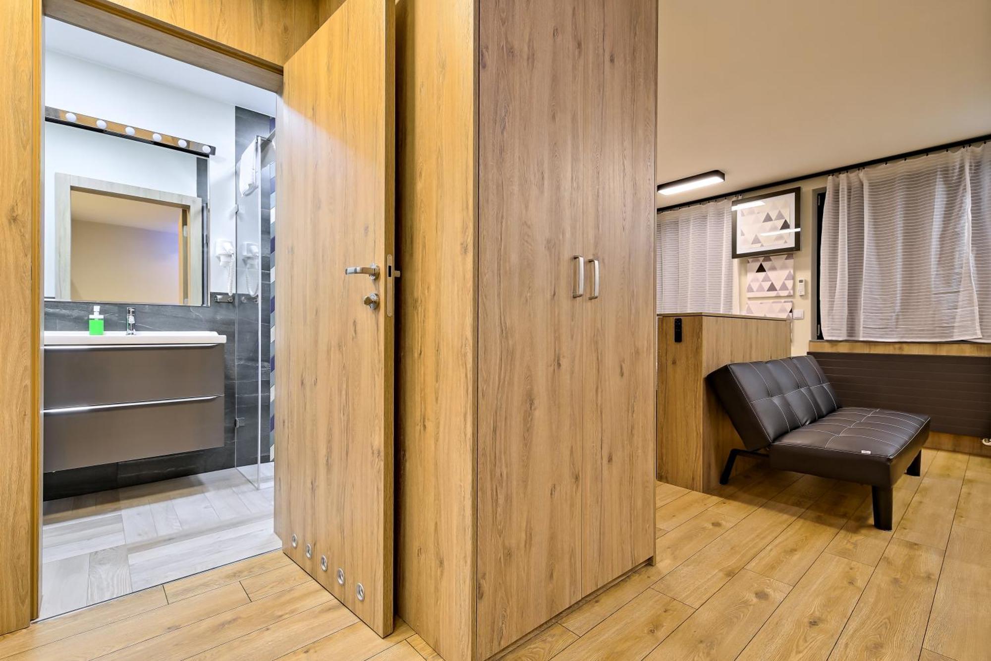 Inpoint G15 Near Old Town & Kazimierz District & Parking Option * Kraków