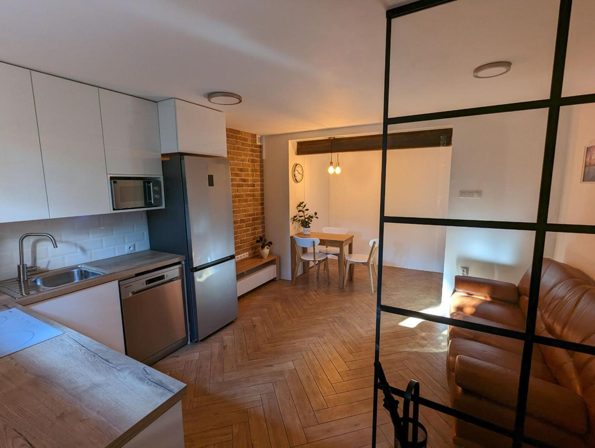 Highstreet Apartment *