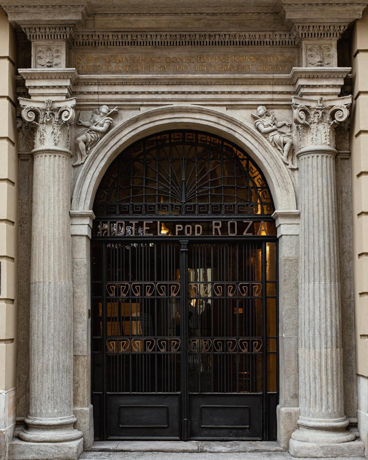 Pod Roza Hotel