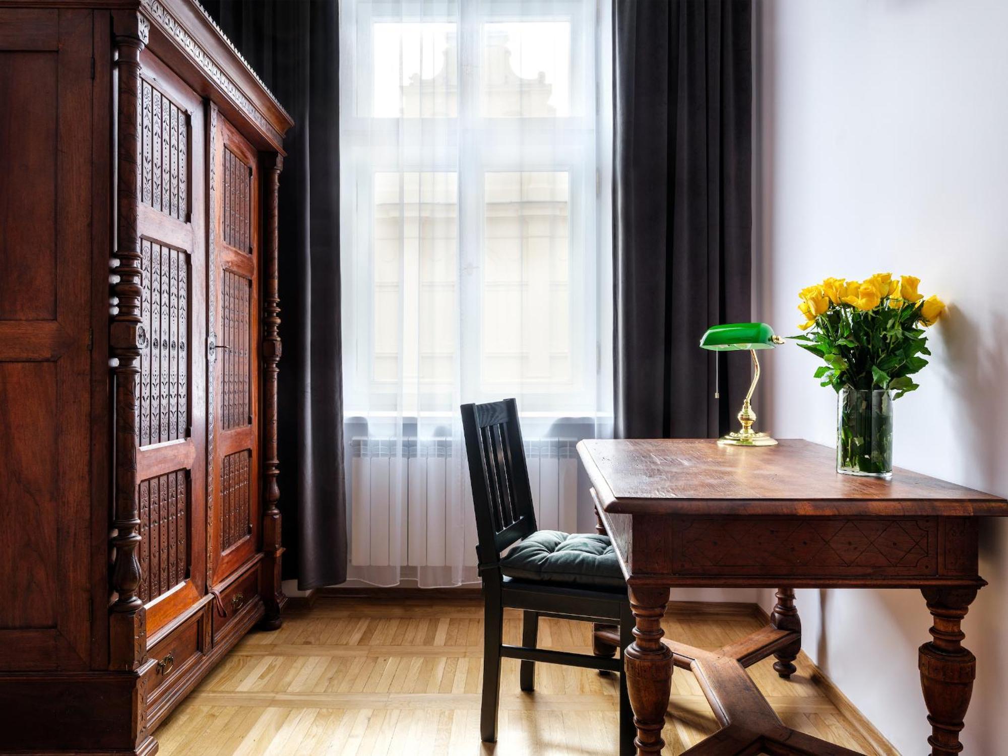 Tyzenhauz Old Town Apartment