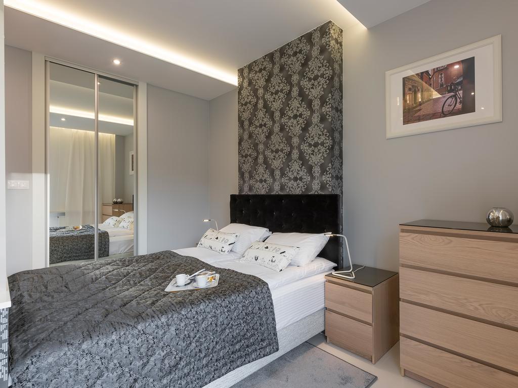 Athome Apartment *