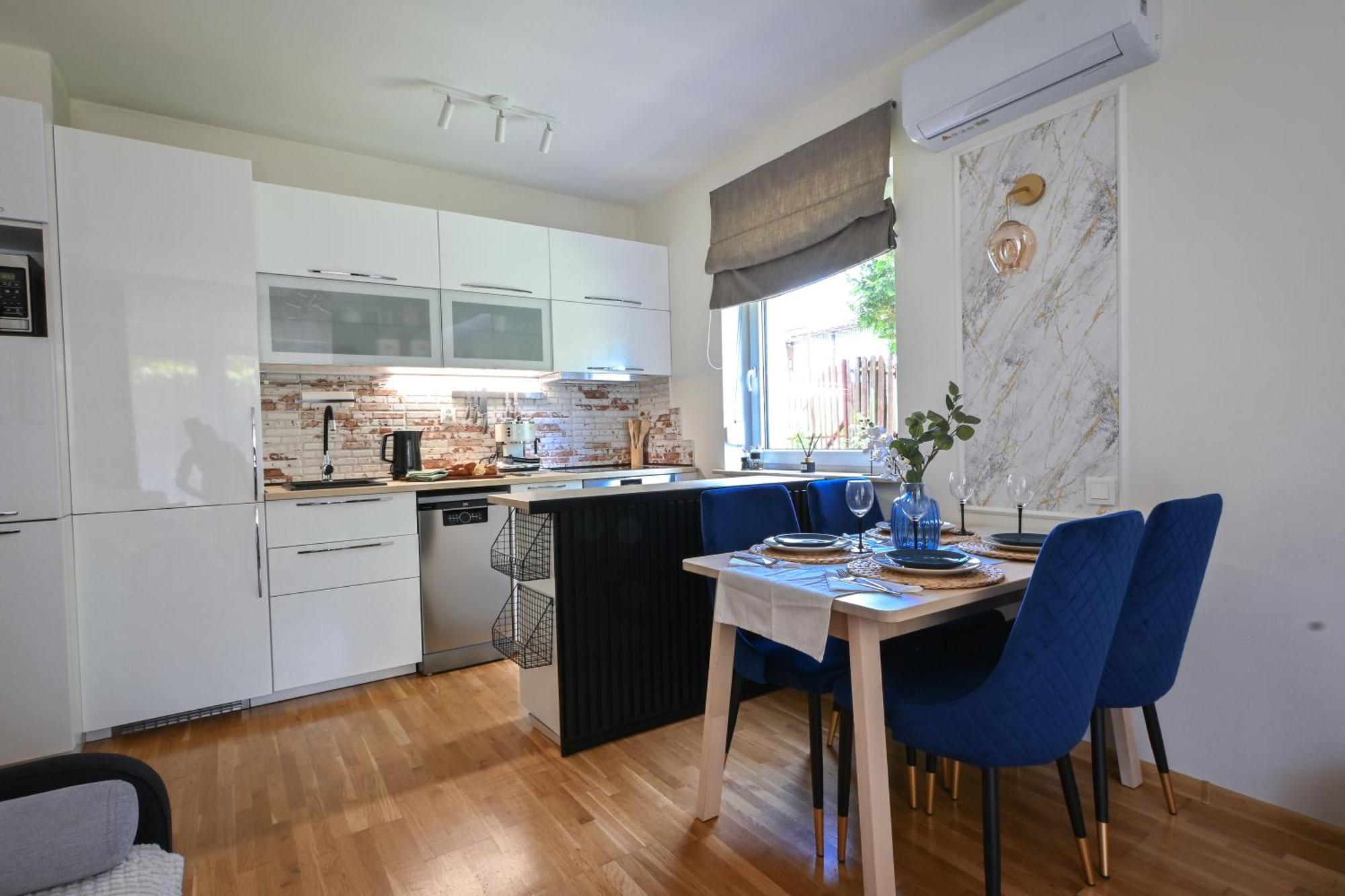 Malinowelove Aircon, 3 Rooms, Parking, Ogrod