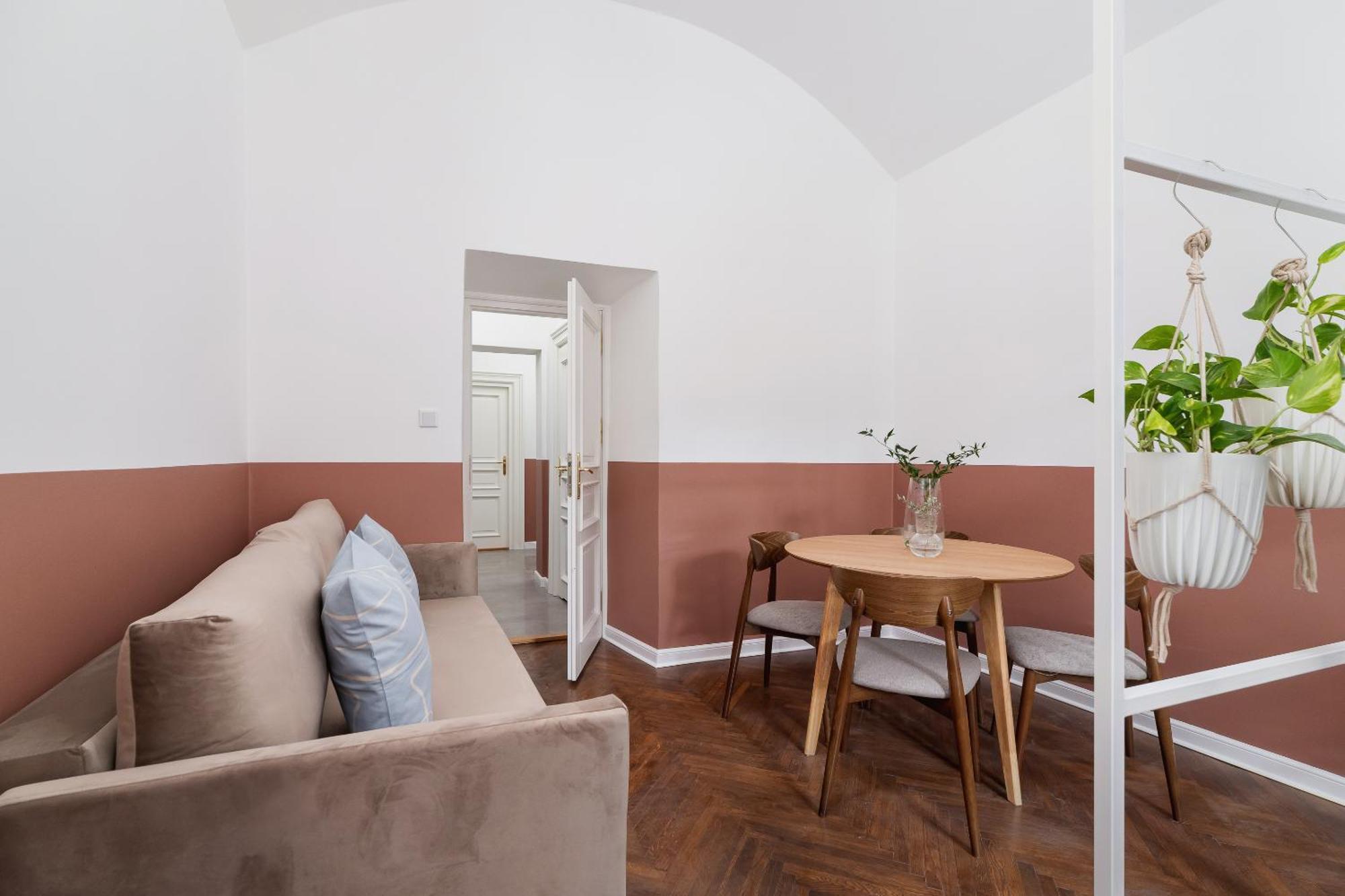 Apartament 2-bedroom - Rejtana 10