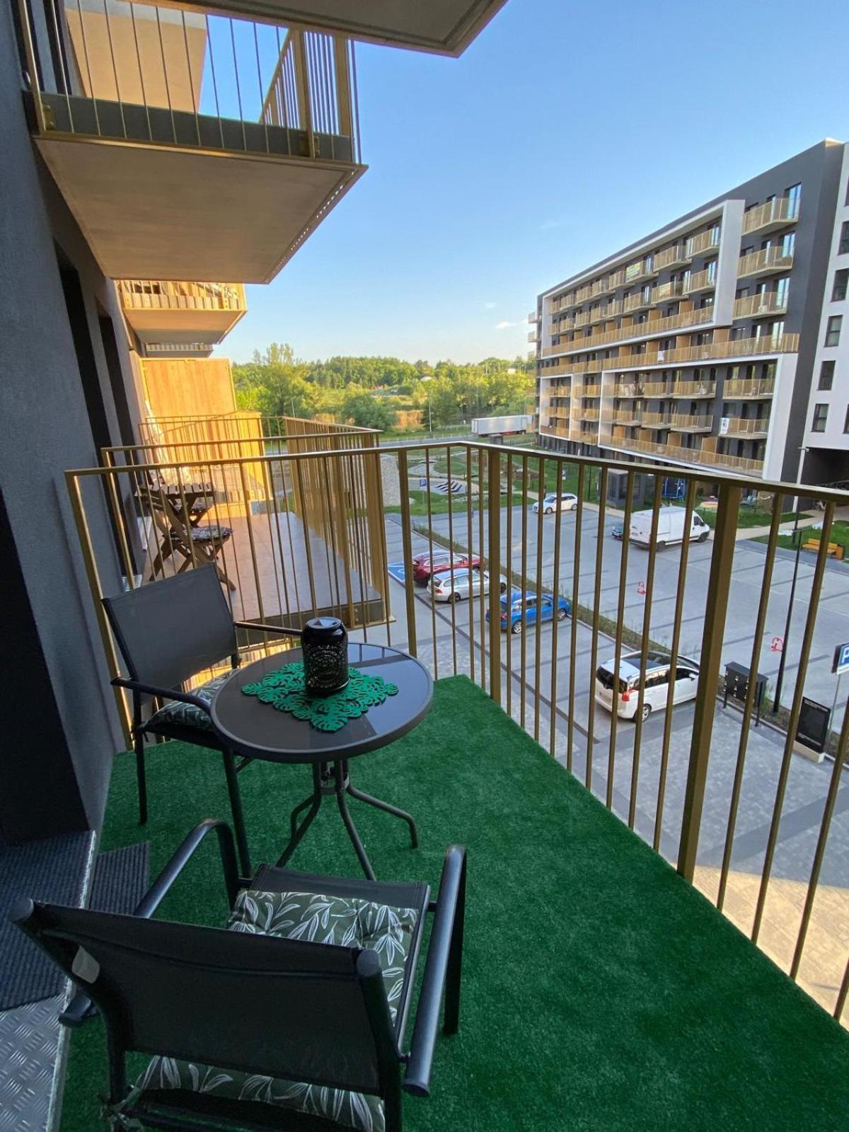 Apartment Em