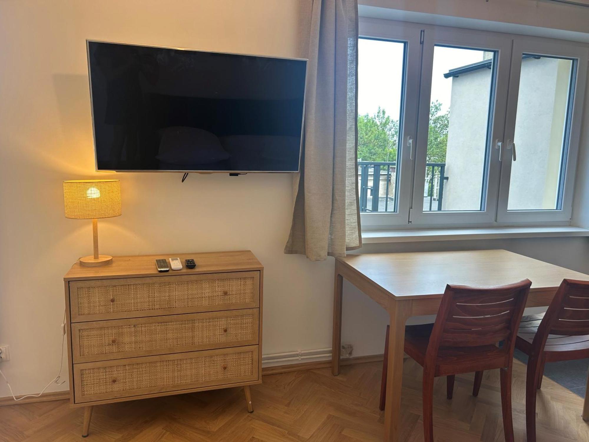 Cybulskiego Guest 3*