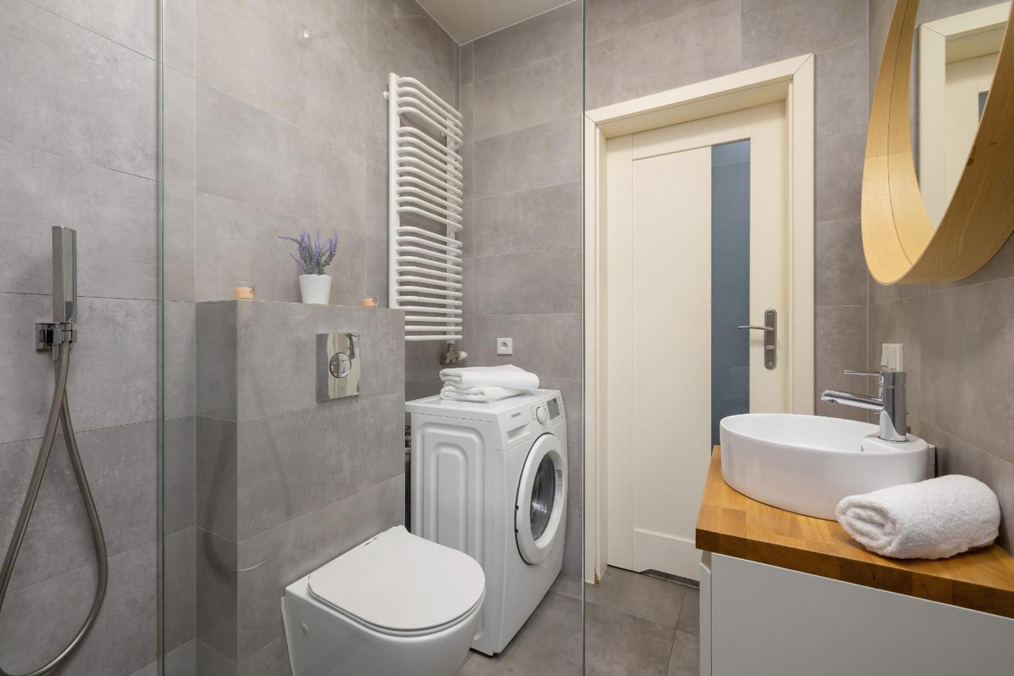 Dietla Apartament Z Klimatyzacja I Balkonem W Centrum Krakowa By Renters Krakow