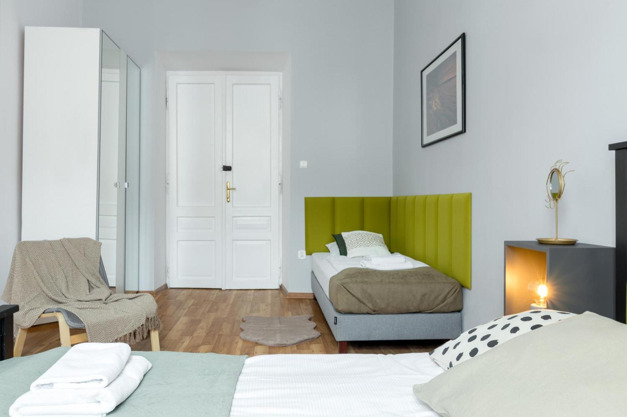 Apartment Staszica 7 *