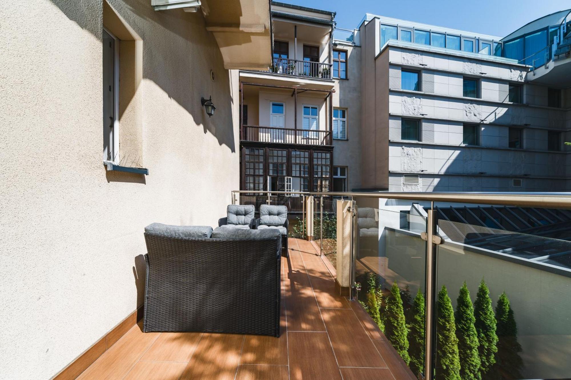 Apartment Old Town Luxe Retreat - King Bed - Steps To Main Square