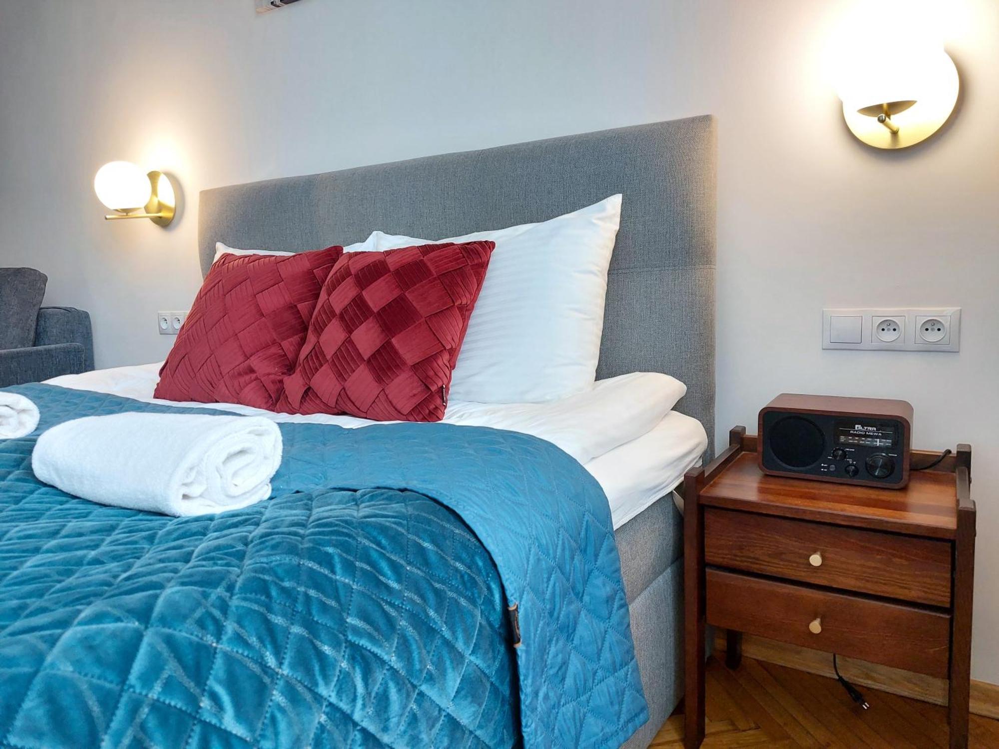 Unique Style Old Town - 25 Min From The Airport - By Homelike Apartment