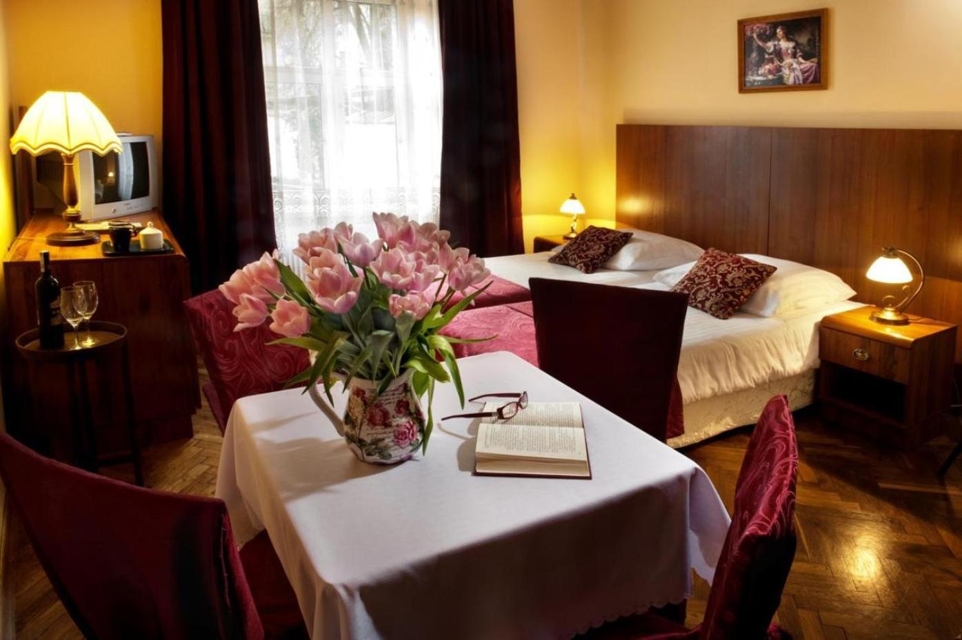 Nocleg ze śniadaniem Red Carpet Premium 3*