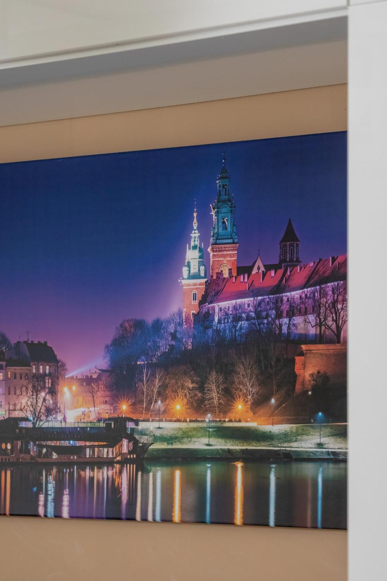 Przytulny Apartament Z Parkingiem I Biurkiem Przy Kazimierzu W Krakowie By Renters Apartment