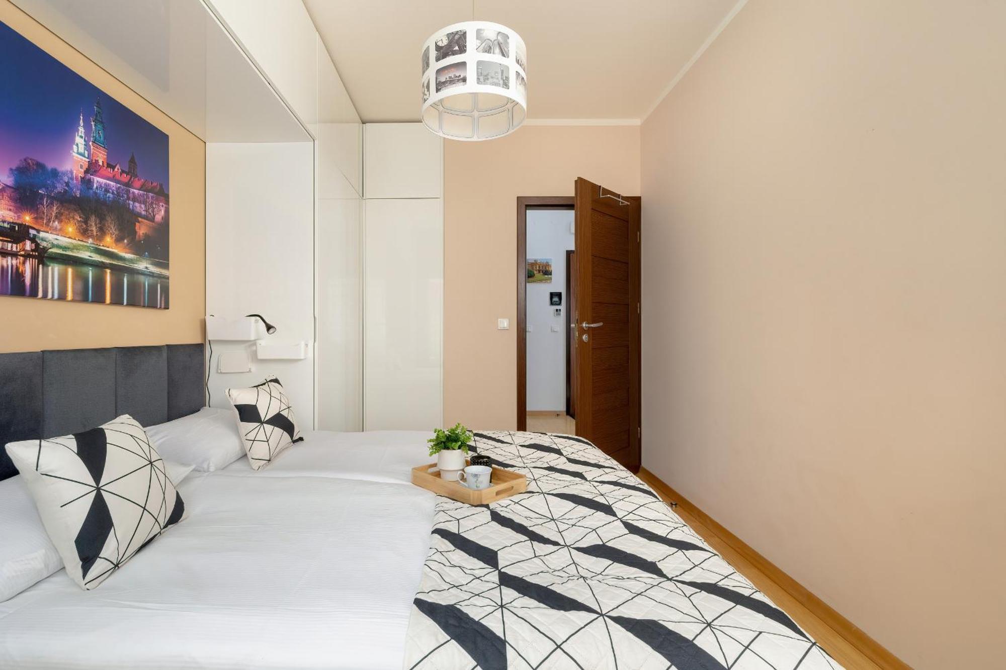 Przytulny Apartament Z Parkingiem I Biurkiem Przy Kazimierzu W Krakowie By Renters Apartment *