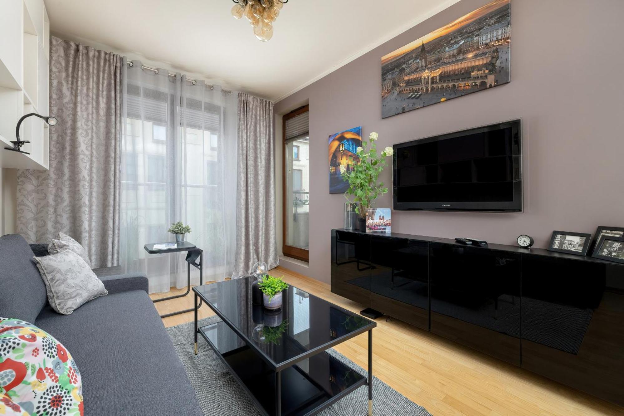 Apartment Przytulny Apartament Z Parkingiem I Biurkiem Przy Kazimierzu W Krakowie By Renters