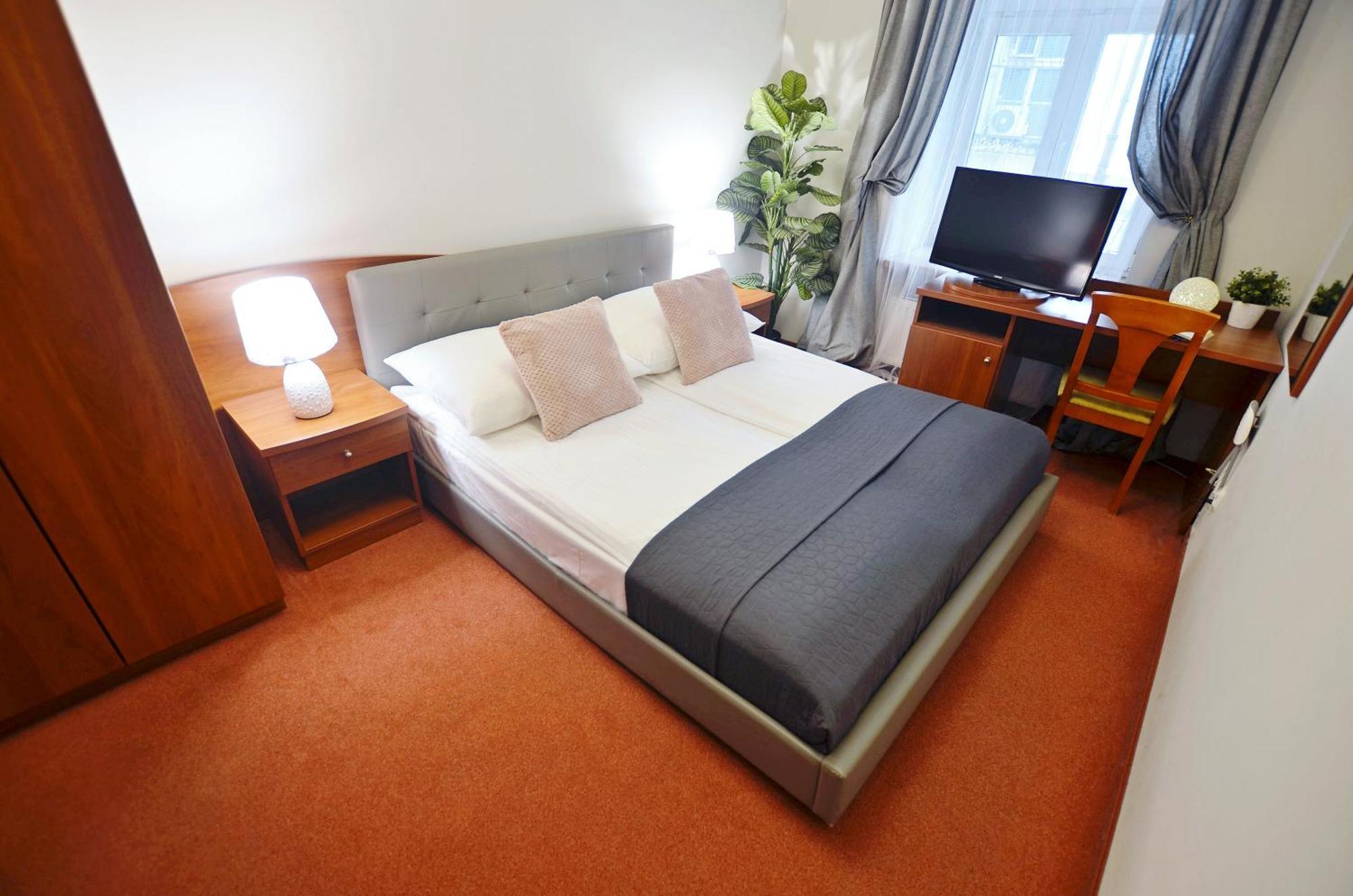 P&j Florianska Appartement *
