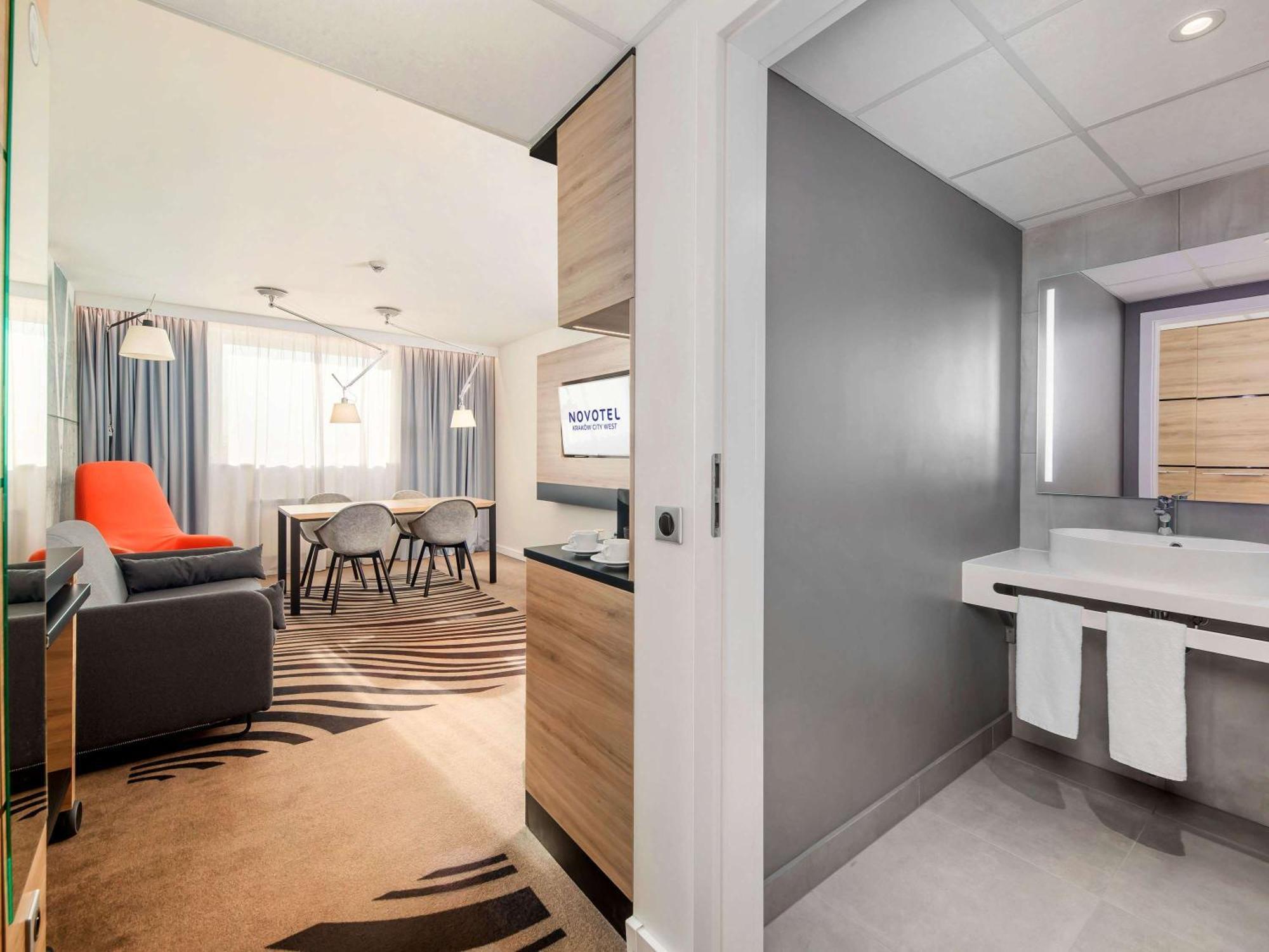 Novotel City West Hotel 4*