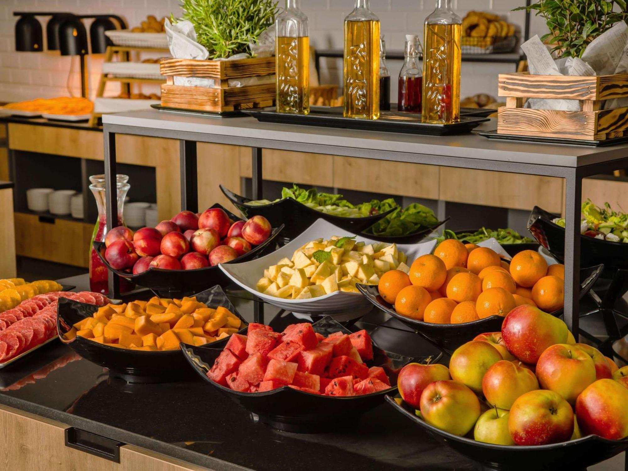 Hotel Novotel City West 4*
