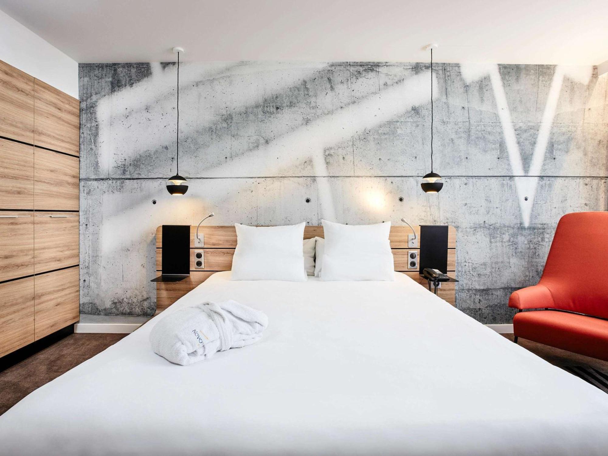 Novotel City West 4*