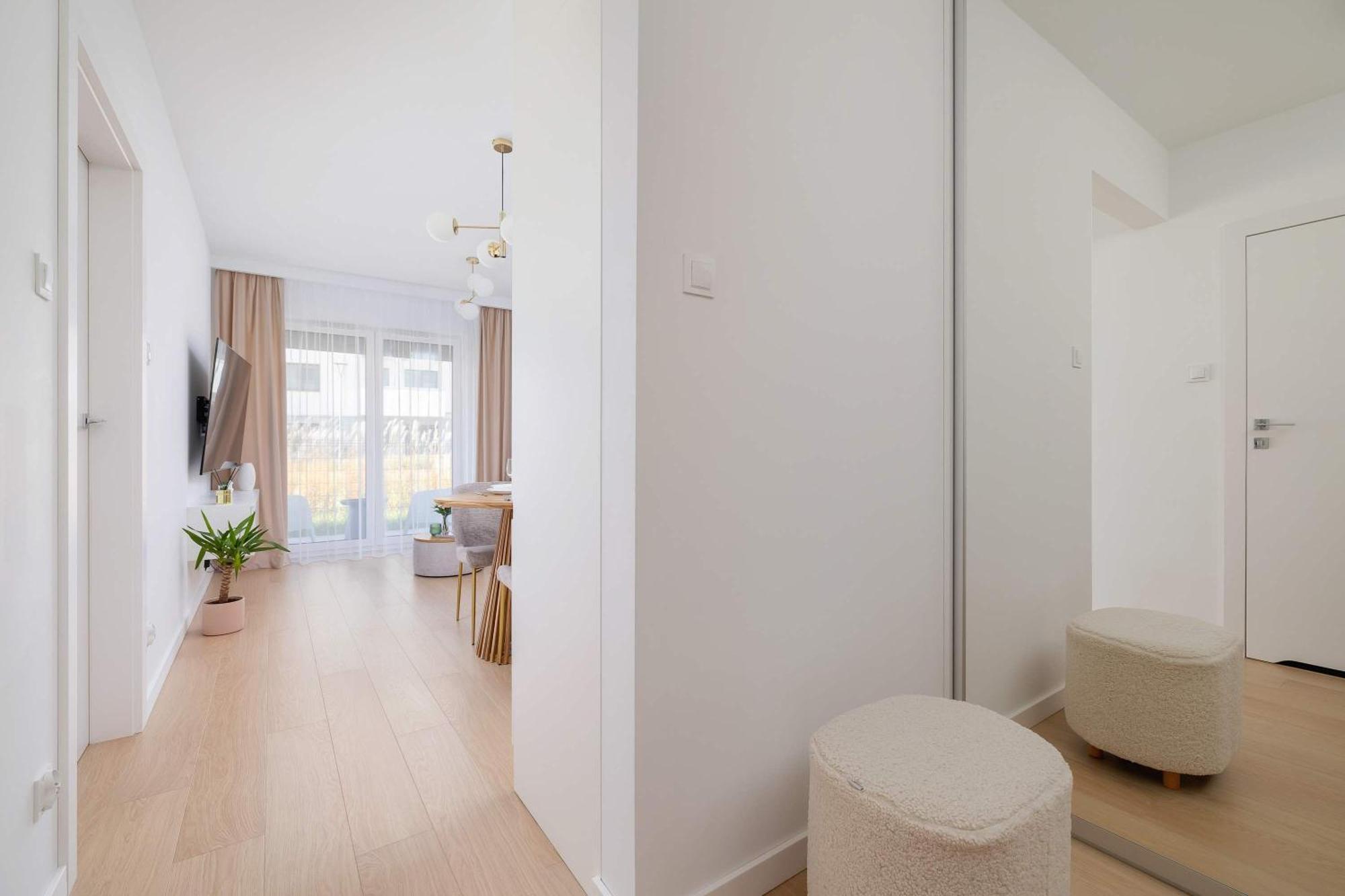 Atmospheric With Parking By Renters Apartment *