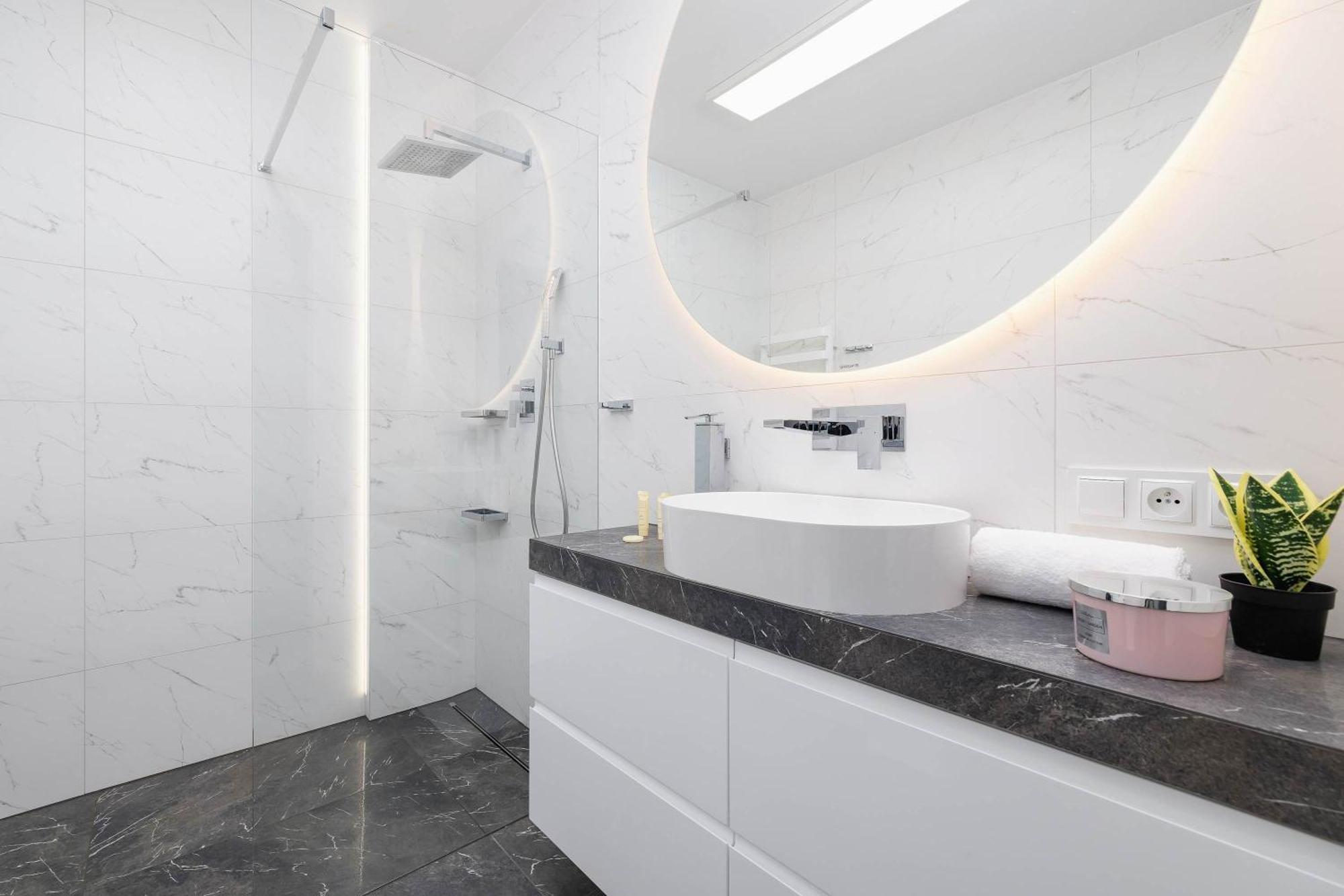 Apartment Atmospheric With Parking By Renters *