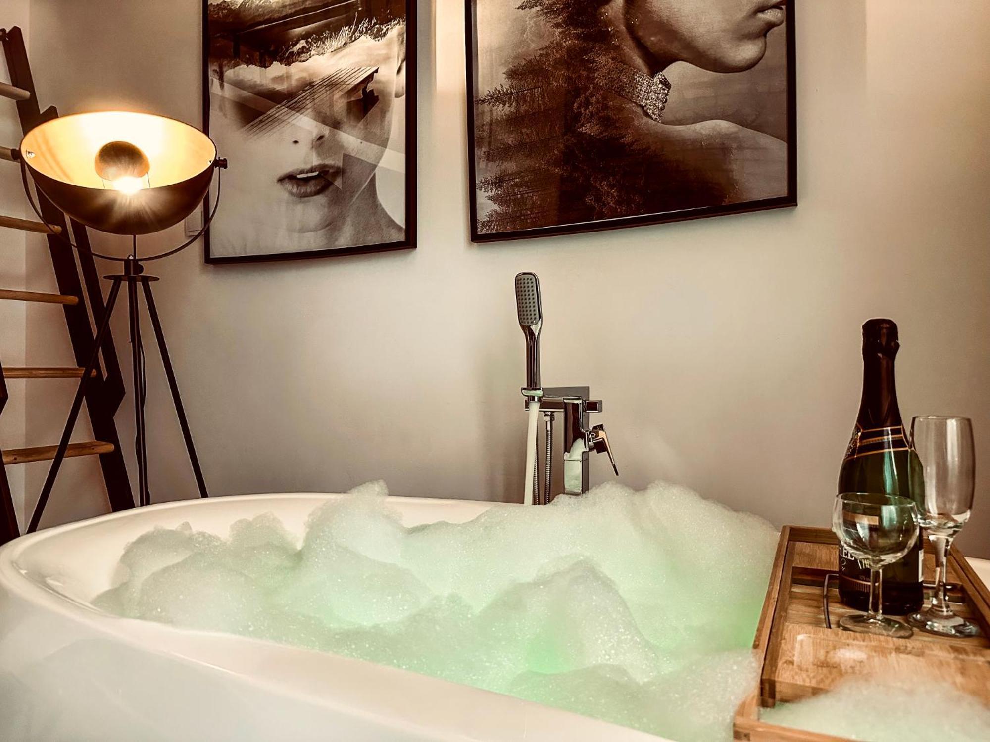 Premium Jacuzzi For Couples, Old Town Appartement *