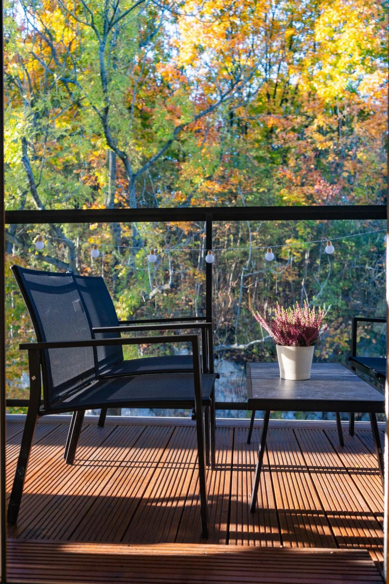 Apartment Oasis - Free Parking, Big Balcony, Private Park Krakow