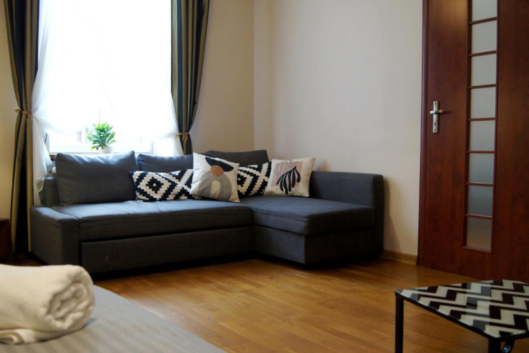 Cozy Old Town Apartment