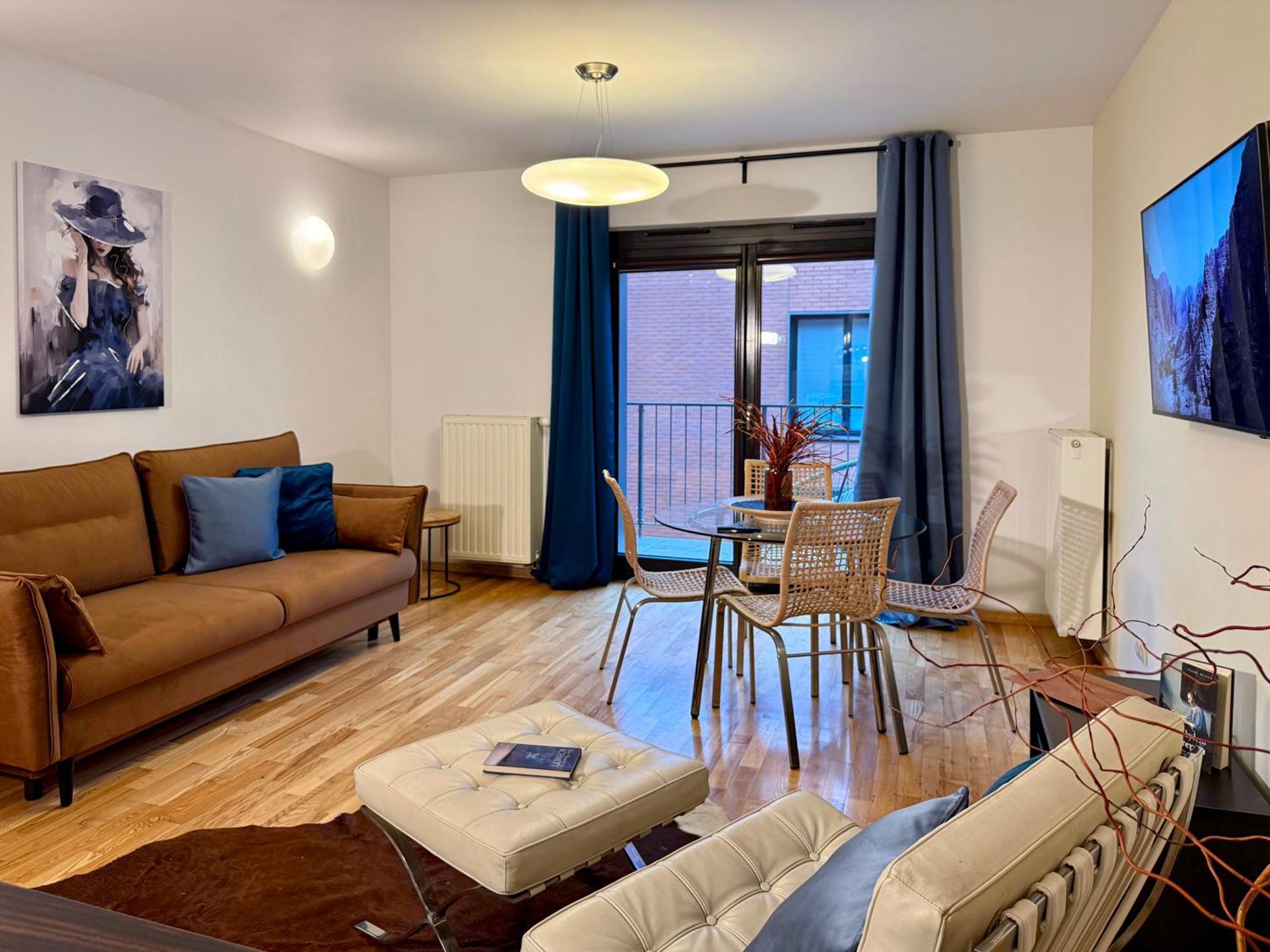 Angel Mint - Free Parking - Balcony Apartment