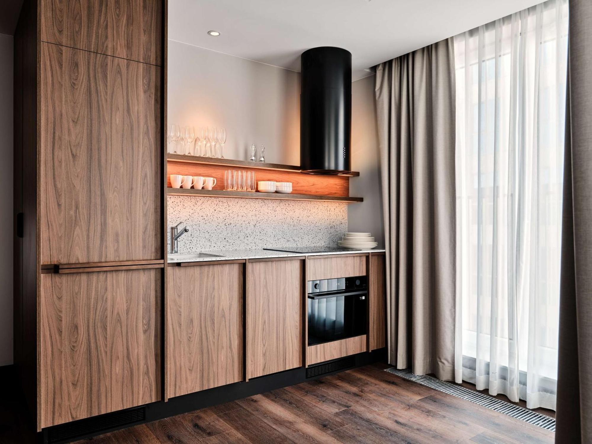 Radisson Red & Radisson Red Apartments,