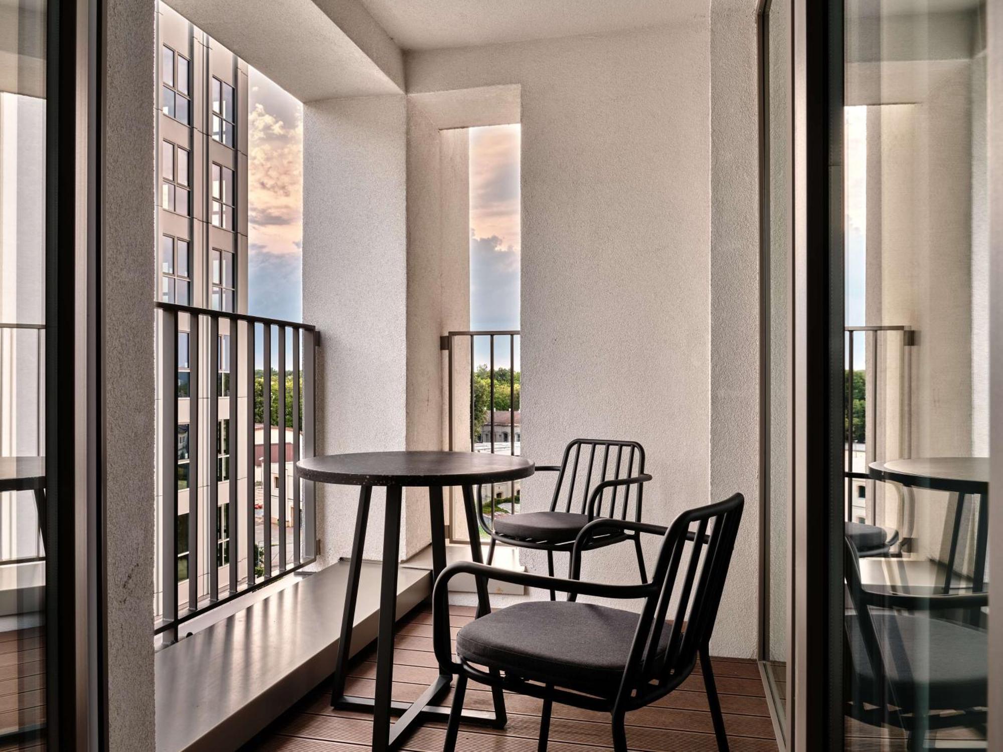 Radisson Red & Radisson Red Apartments, 4*
